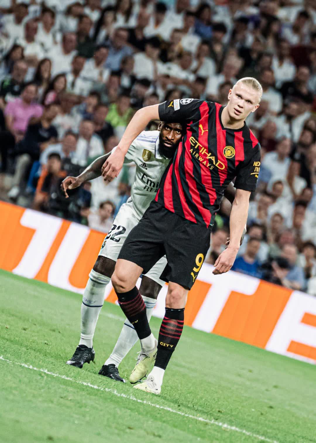 哈兰德巅峰对决,Uzi与40激战切尔西分钟,势不可挡胜负难料!