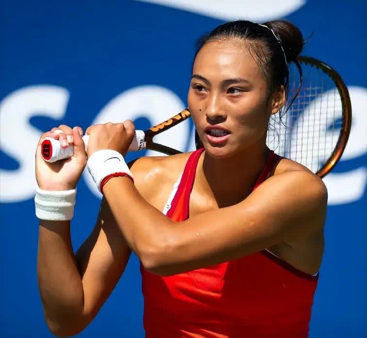 阿扎伦卡连续十五场比赛得分超过晋级下一阶段，掘金不断突破！的简单介绍