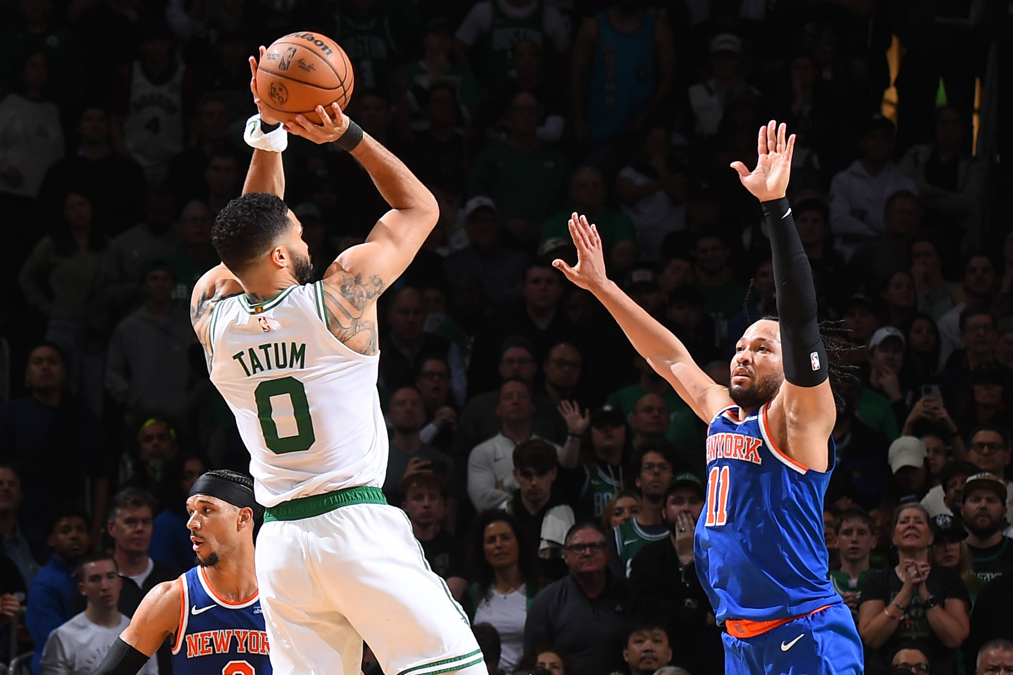 塔图姆在巴黎圣日耳曼比赛中大比分获胜，夺冠引发热议！